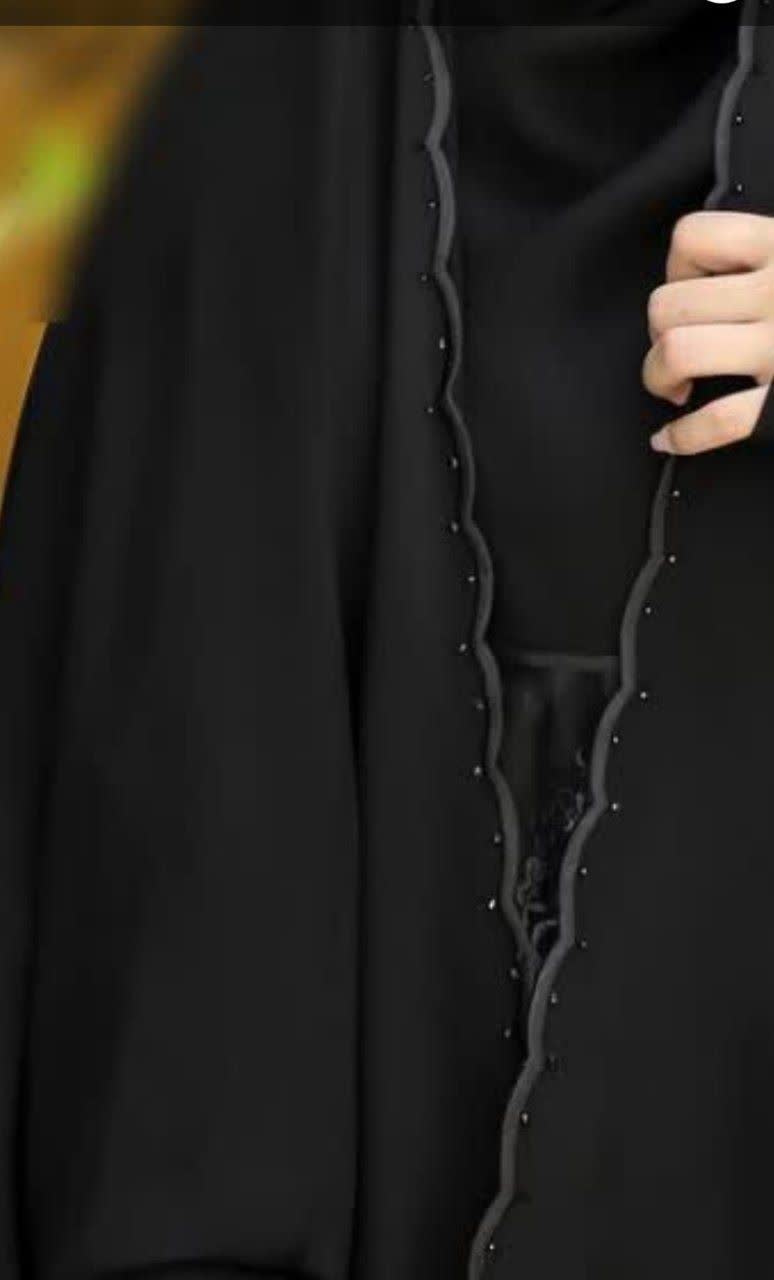 چادر سنتی با گلدوزی هلالی